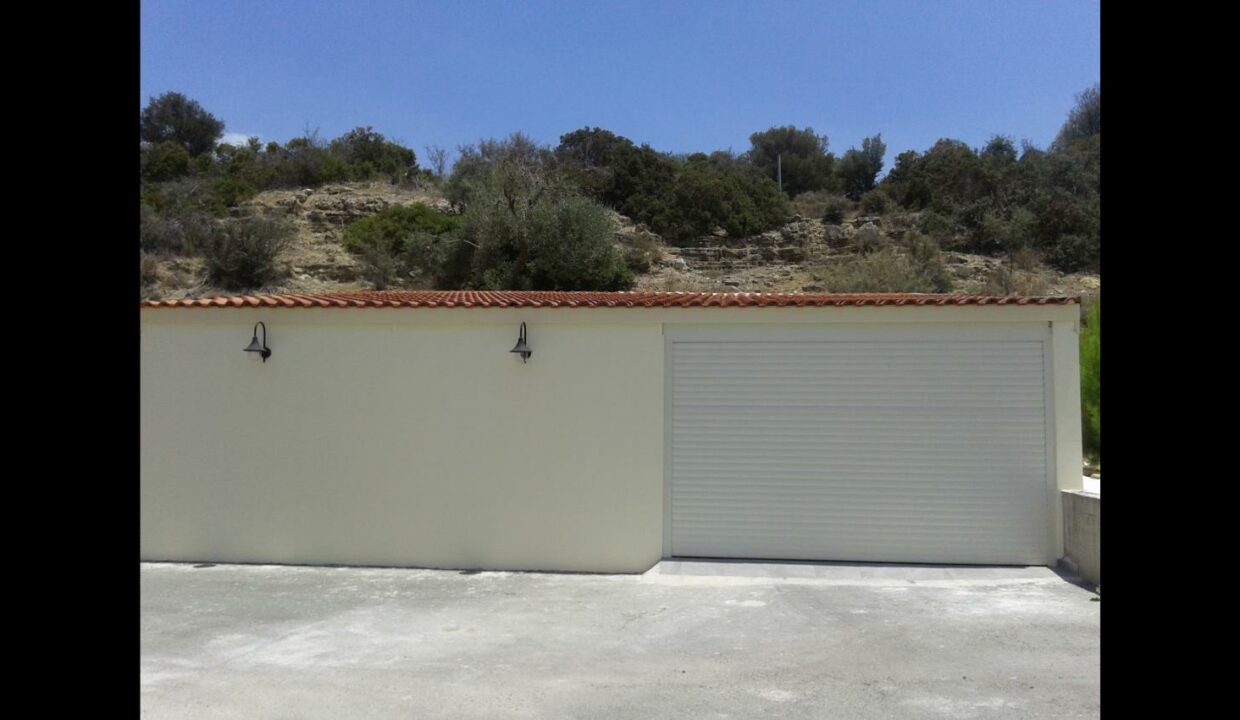 GARAGE FRONT